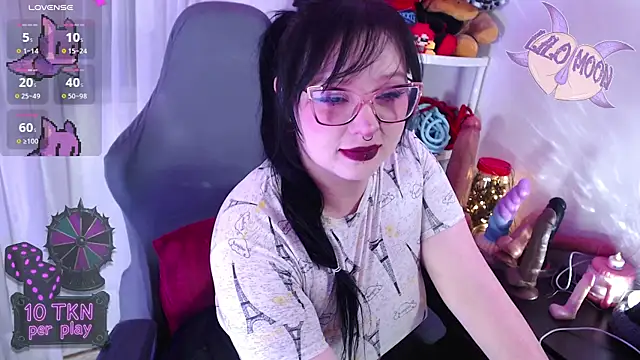 LiloMoon69 online show from November 10, 2025, 1:38 pm