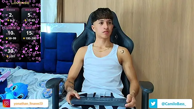 Snapshot of _CamiloBass chatting on February 10, 2026, 12:31 am CamiloBass online show from February 10, 2026, 12:31 am