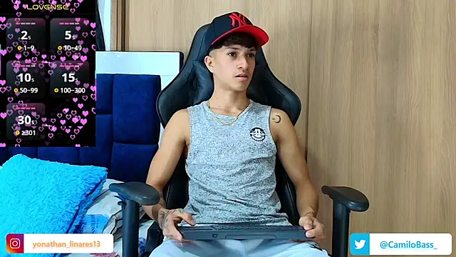 Snapshot of _CamiloBass chatting on February 14, 2026, 10:54 pm CamiloBass online show from February 14, 2026, 10:54 pm