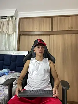 Snapshot of _CamiloBass chatting on February 12, 2026, 12:43 am CamiloBass online show from February 12, 2026, 12:43 am