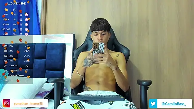 Snapshot of _CamiloBass chatting on February 16, 2025, 8:44 pm CamiloBass online show from February 16, 2025, 8:44 pm