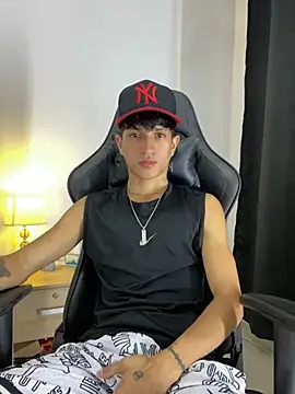 Snapshot of _CamiloBass chatting on July 10, 2026, 1:49 am CamiloBass online show from July 10, 2026, 1:49 am