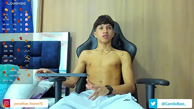 Snapshot of _CamiloBass chatting on February 13, 2025, 1:08 am CamiloBass online show from February 13, 2025, 1:08 am