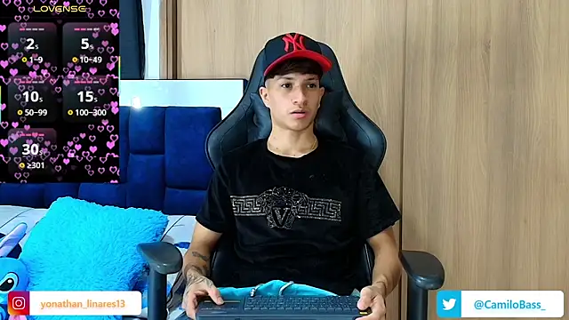 Snapshot of _CamiloBass chatting on February 13, 2026, 9:59 pm CamiloBass online show from February 13, 2026, 9:59 pm