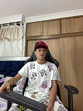 Snapshot of _CamiloBass chatting on February 3, 2026, 12:54 am CamiloBass online show from February 3, 2026, 12:54 am