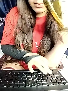 Snapshot of sexylaya2 chatting on May 1, 2026, 3:11 am sexylaya2 online show from May 1, 2026, 3:11 am