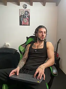 Valentino Xander online show from January 19, 2026, 3:43 am