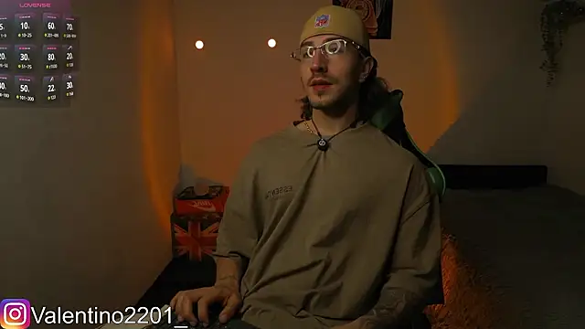 Snapshot of Valentino_Xander chatting on March 15, 2026, 11:45 pm Valentino Xander online show from March 15, 2026, 11:45 pm