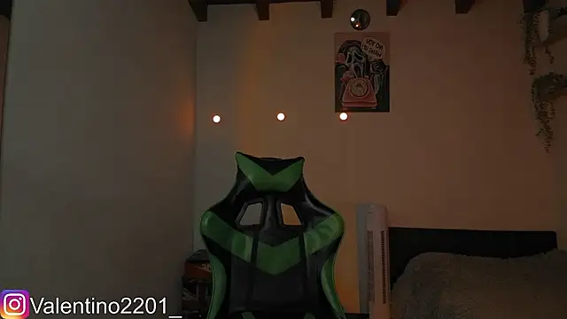 Snapshot of Valentino_Xander chatting on March 15, 2026, 3:02 am Valentino Xander online show from March 15, 2026, 3:02 am