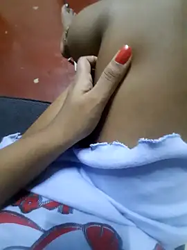 Hot Kemilia online show from April 16, 2026, 6:19 pm