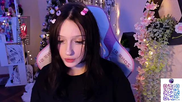 Snapshot of hikmurr chatting on February 17, 2025, 5:55 pm hikmurr online show from February 17, 2025, 5:55 pm