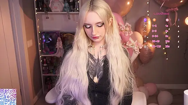 Snapshot of hikmurr chatting on April 3, 2026, 10:27 pm hikmurr online show from April 3, 2026, 10:27 pm