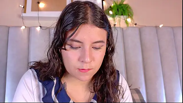 Snapshot of EngelStone chatting on September 18, 2025, 7:39 pm EngelStone online show from September 18, 2025, 7:39 pm