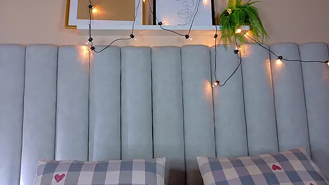 Snapshot of EngelStone chatting on October 29, 2025, 7:46 pm EngelStone online show from October 29, 2025, 7:46 pm