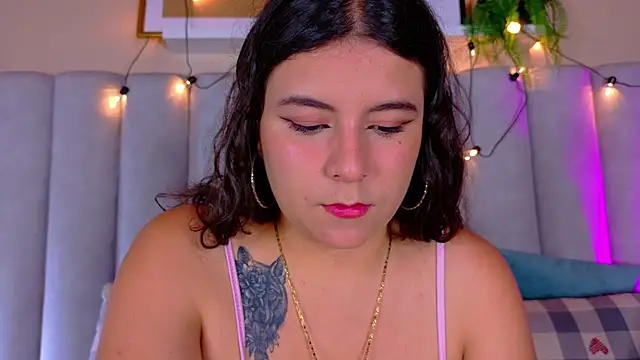 Snapshot of EngelStone chatting on October 8, 2025, 7:25 pm EngelStone online show from October 8, 2025, 7:25 pm