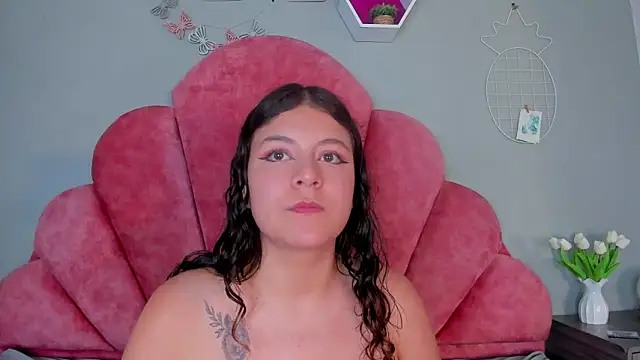 Snapshot of EngelStone chatting on March 22, 2025, 10:59 pm EngelStone online show from March 22, 2025, 10:59 pm