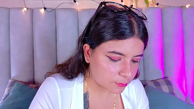 Snapshot of EngelStone chatting on September 23, 2025, 7:43 pm EngelStone online show from September 23, 2025, 7:43 pm