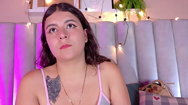 Snapshot of EngelStone chatting on September 20, 2025, 8:25 pm EngelStone online show from September 20, 2025, 8:25 pm