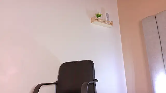 Snapshot of EngelStone chatting on October 1, 2025, 7:40 pm EngelStone online show from October 1, 2025, 7:40 pm