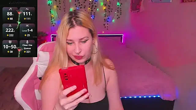 Snapshot of Alice___Rose chatting on December 12, 2024, 6:53 pm Alice Rose online show from December 12, 2024, 6:53 pm