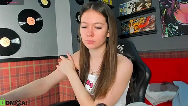 Snapshot of Nicole_Charm chatting on February 11, 2026, 12:10 am Nicole Charm online show from February 11, 2026, 12:10 am