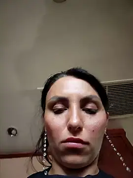 Snapshot of Izabella_Bella chatting on June 28, 2026, 7:36 am Izabella Bella online show from June 28, 2026, 7:36 am