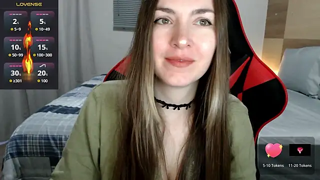 Snapshot of Naughty_Annn chatting on June 10, 2026, 8:21 pm Naughty Annn online show from June 10, 2026, 8:21 pm
