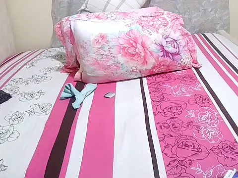 Snapshot of slender_sweet chatting on March 16, 2026, 12:09 pm slender sweet online show from March 16, 2026, 12:09 pm