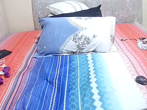 Snapshot of slender_sweet chatting on March 13, 2026, 9:36 am slender sweet online show from March 13, 2026, 9:36 am