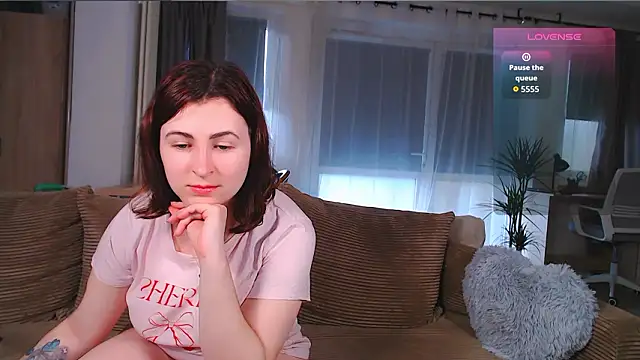 Caroline1995 online show from February 3, 2026, 2:22 pm