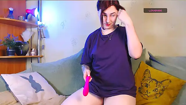 Snapshot of Caroline1995 chatting on November 11, 2025, 5:35 am Caroline1995 online show from November 11, 2025, 5:35 am