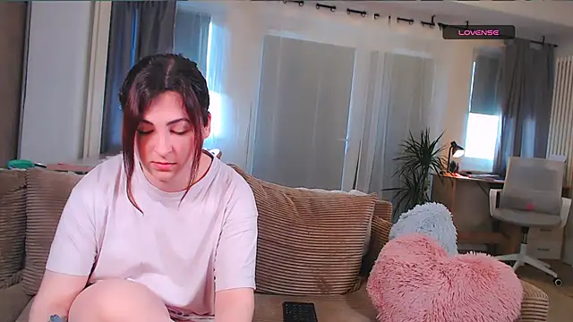 Caroline1995 online show from March 27, 2026, 8:22 am