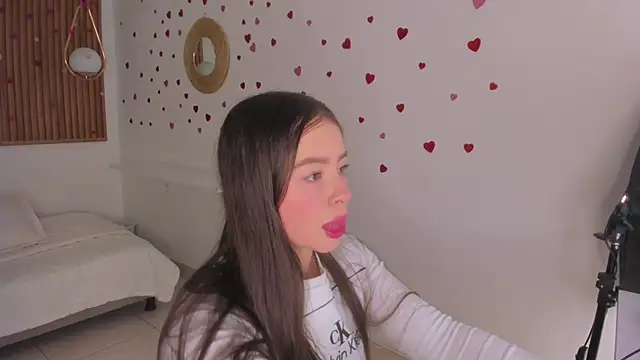 Snapshot of TiffanyWright chatting on March 1, 2026, 1:33 pm TiffanyWright online show from March 1, 2026, 1:33 pm