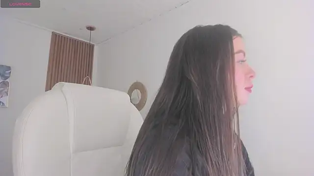 Snapshot of TiffanyWright chatting on February 2, 2026, 1:21 pm TiffanyWright online show from February 2, 2026, 1:21 pm