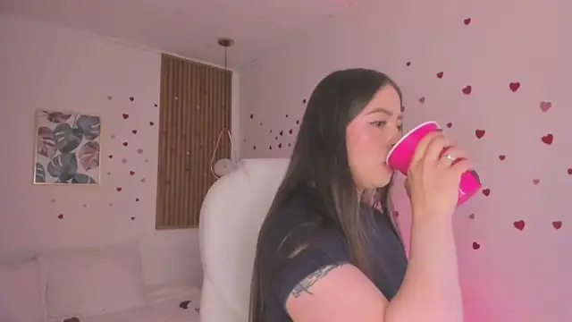 Snapshot of TiffanyWright chatting on April 10, 2026, 1:40 pm TiffanyWright online show from April 10, 2026, 1:40 pm