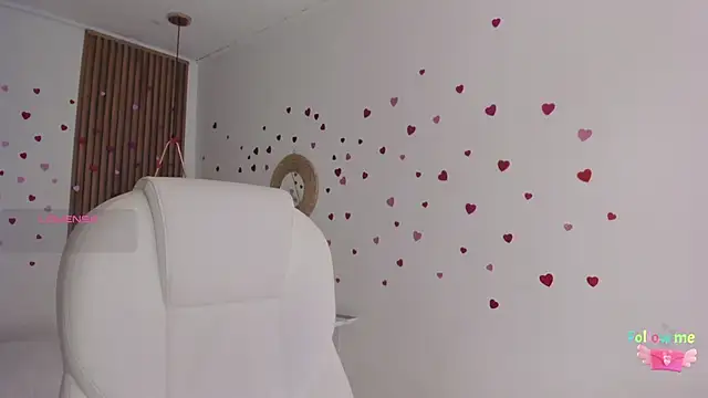 Snapshot of TiffanyWright chatting on February 15, 2026, 1:10 pm TiffanyWright online show from February 15, 2026, 1:10 pm