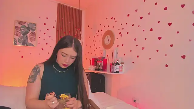 Snapshot of TiffanyWright chatting on April 14, 2026, 1:27 pm TiffanyWright online show from April 14, 2026, 1:27 pm