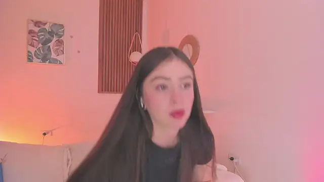 Snapshot of TiffanyWright chatting on February 12, 2026, 1:33 pm TiffanyWright online show from February 12, 2026, 1:33 pm