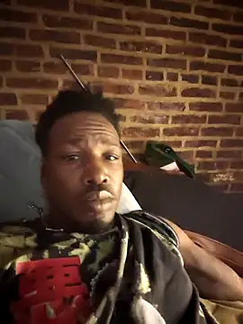 Snapshot of BlackD4uxo chatting on April 13, 2026, 11:25 am BlackD4uxo online show from April 13, 2026, 11:25 am