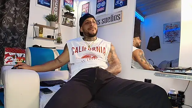 Leenar Key online show from October 3, 2025, 2:15 am