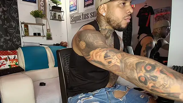 Leenar Key online show from September 27, 2025, 12:39 am