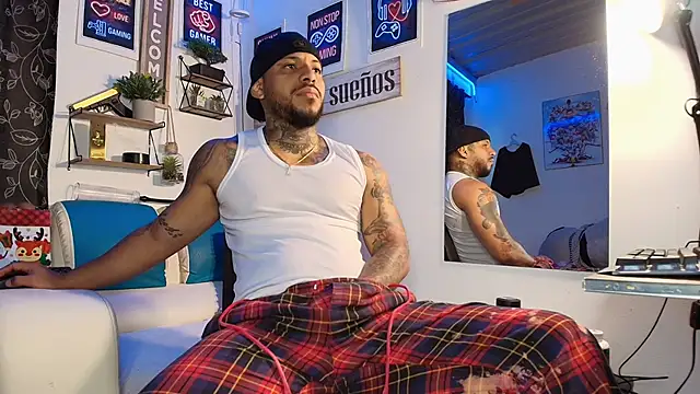 Leenar Key online show from October 4, 2025, 1:34 pm