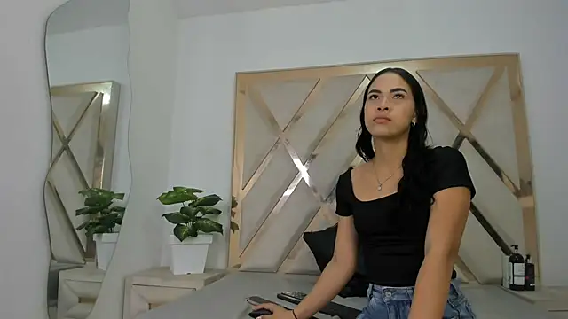 Snapshot of MaiteHT chatting on October 8, 2025, 10:10 pm MaiteHT online show from October 8, 2025, 10:10 pm