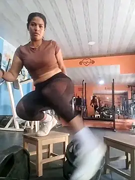 Snapshot of makennaa_ chatting on May 14, 2026, 2:14 pm makennaa online show from May 14, 2026, 2:14 pm