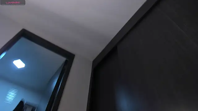 samaay07  online show from December 18, 2025, 4:44 pm