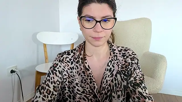 Snapshot of Jullyenn3 chatting on February 21, 2025, 1:55 pm Jullyenn3 online show from February 21, 2025, 1:55 pm