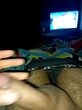 slawlargo01 online show from April 19, 2026, 8:37 am