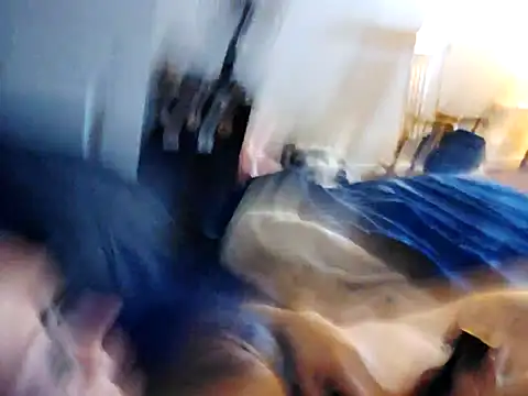 Snapshot of Throats chatting on November 10, 2025, 3:06 pm Throats online show from November 10, 2025, 3:06 pm