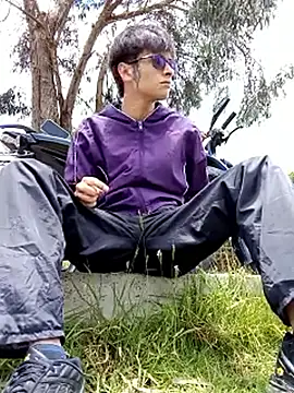 Snapshot of Cuervo_maniaco chatting on September 25, 2025, 4:46 pm Cuervo maniaco online show from September 25, 2025, 4:46 pm