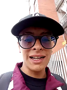 Snapshot of Cuervo_maniaco chatting on December 12, 2024, 4:32 pm Cuervo maniaco online show from December 12, 2024, 4:32 pm